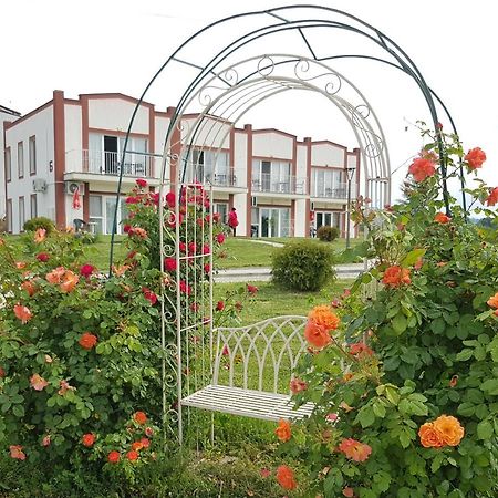 Апартаментен Туристически Комплекс Аква Терми Krasnovo Ngoại thất bức ảnh