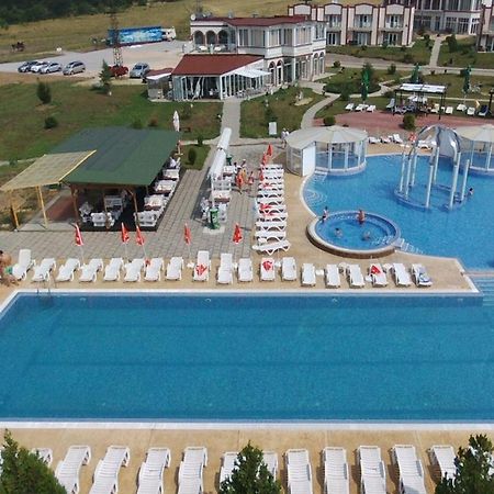 Апартаментен Туристически Комплекс Аква Терми Krasnovo Ngoại thất bức ảnh