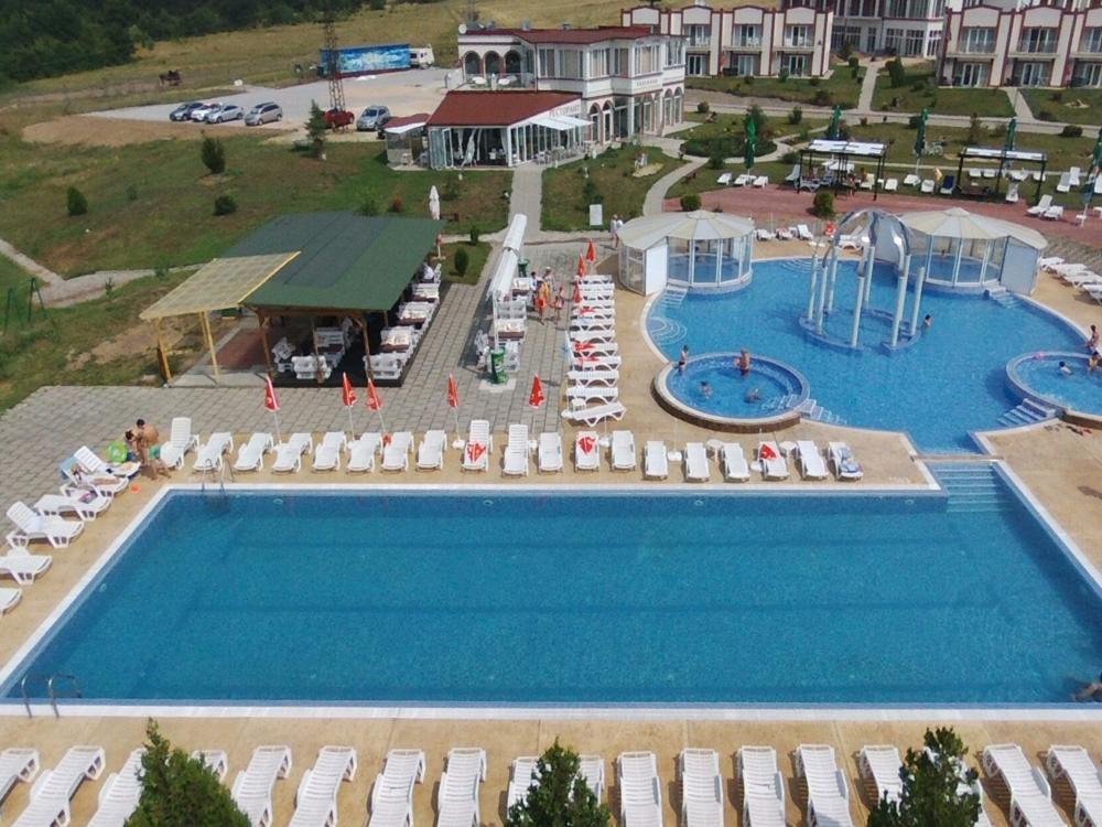 Апартаментен Туристически Комплекс Аква Терми Krasnovo Ngoại thất bức ảnh